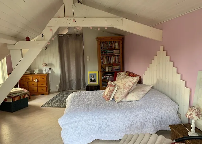 Un petit cocon verdoyant Habitación en casa particular *